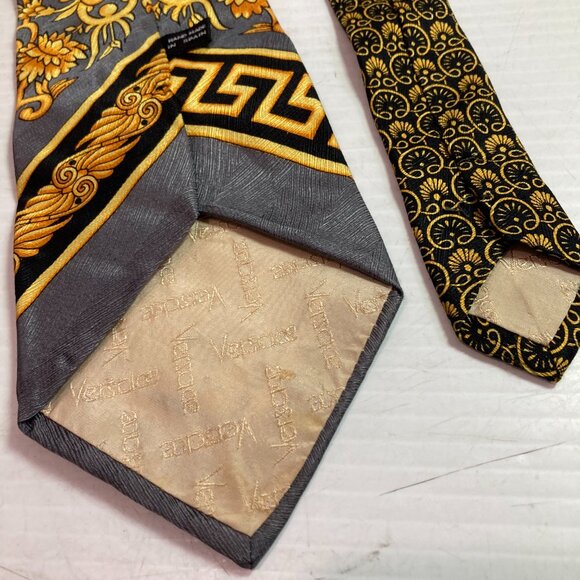 Vintage Gianni Versace Tie  Necktie Made in Italy 68" x 4" - Picture 8 of 8